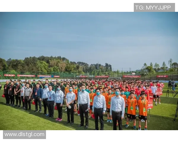 马海伦香港足球明星队携手打造足球梦想助力青少年成长与发展